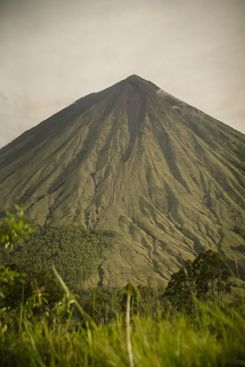 The cone of Mount Inerie rising over Flores